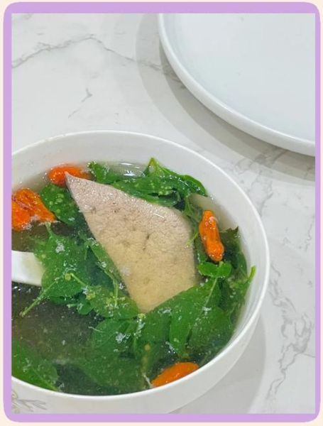 家常猪肝汤怎么做_猪肝汤去腥技巧