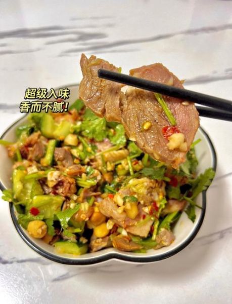 猪头肉拌黄瓜怎么做_猪头肉拌黄瓜的家常做法