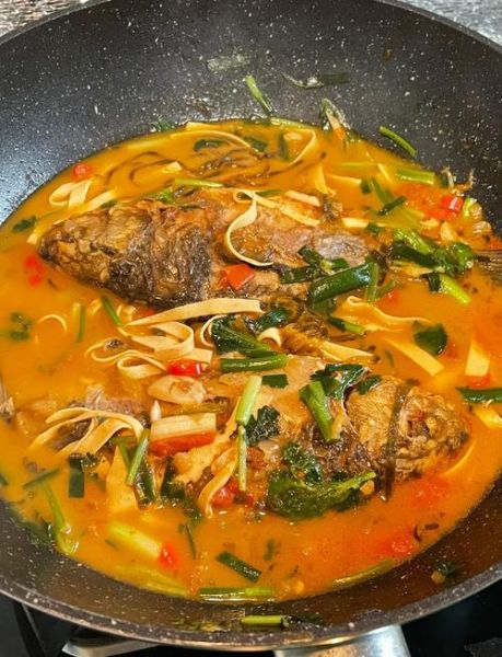 红烧鲫鱼怎么做好吃_家常红烧鲫鱼做法步骤