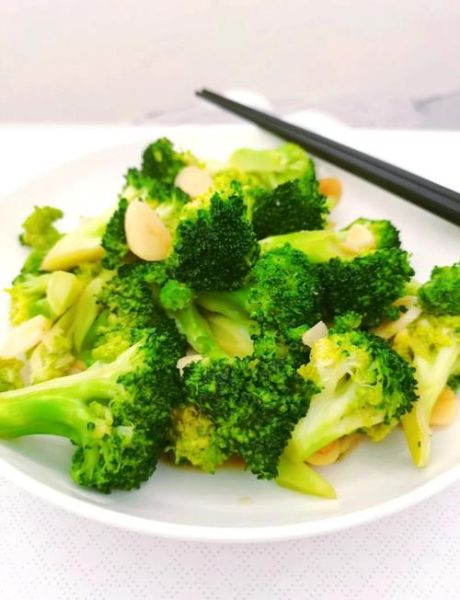 炒西兰花怎么炒才脆_西兰花焯水几分钟才绿