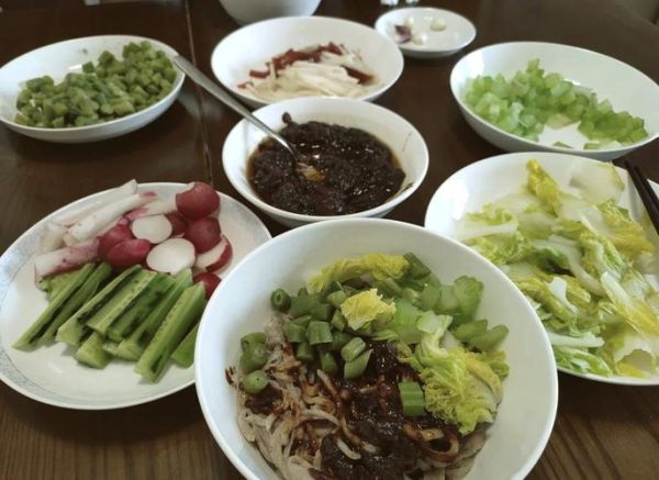 正宗炸酱面肉酱怎么做_老北京炸酱面肉酱配方