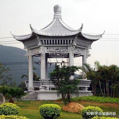 湖边亭子怎么形容_赞美湖边亭子的词语有哪些