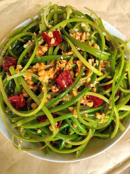 淹蒜苔的做法大全_怎样腌蒜苔又脆又入味