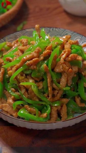 尖椒肉丝怎么炒才嫩_尖椒肉丝用哪个部位肉