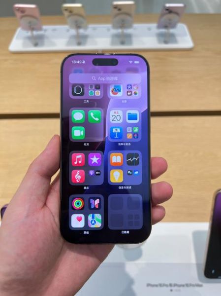 手机多重_手机重量多少克算轻薄