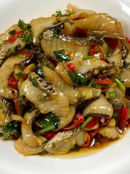 爆炒鱼片怎么做才嫩_鱼片下锅前要不要腌制