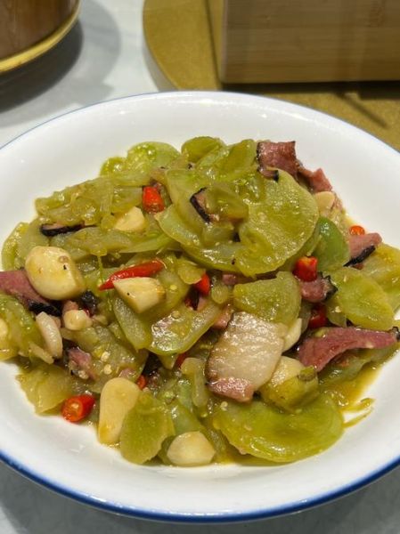 西红柿炒肉怎么做_西红柿炒肉先炒肉还是先炒西红柿