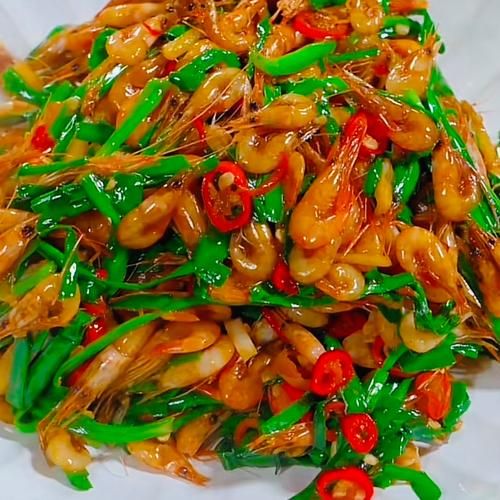 炒小河虾怎么做好吃_小河虾要不要焯水