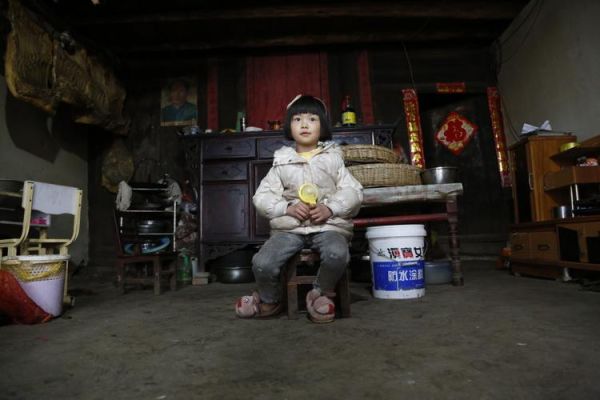 村里穷到什么程度_穷山村如何脱贫