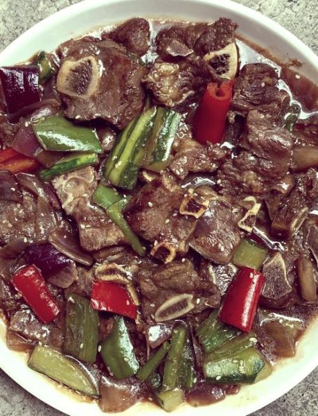 黑椒牛仔骨怎么腌制才嫩_黑椒牛仔骨的做法窍门
