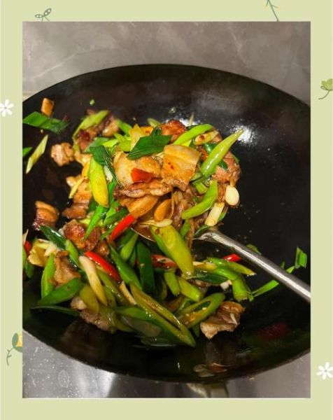 蒜苗炒肉怎么做_家常做法步骤详解