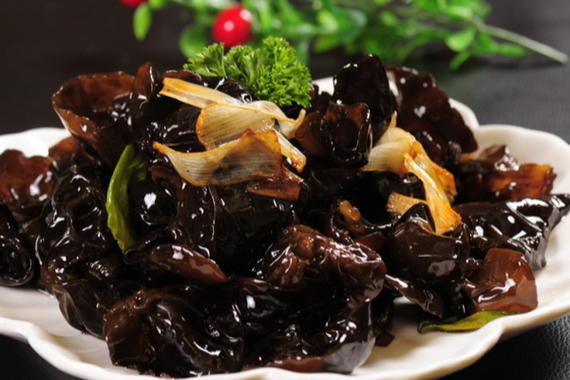 葱烧木耳怎么做才脆嫩_正宗葱烧木耳做法步骤