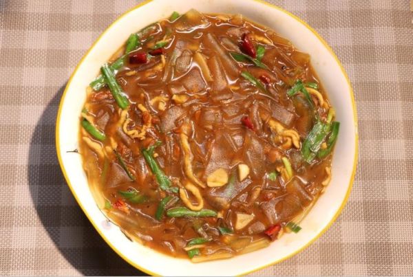 粉皮靠肉的家常做法_粉皮靠肉怎么做好吃