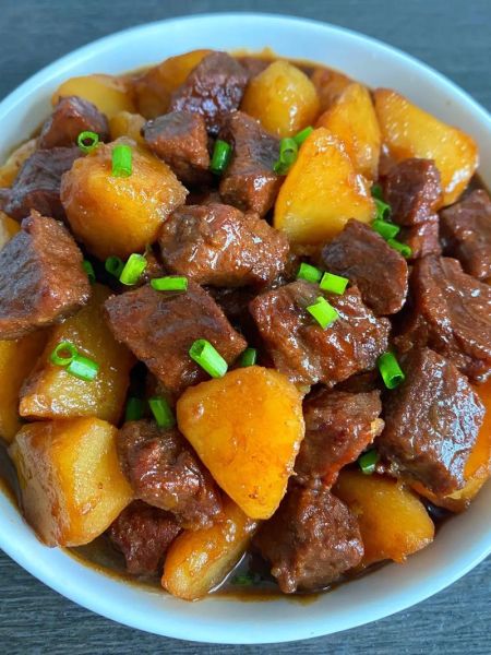 土豆炖牛肉怎么做_土豆炖牛肉的家常做法