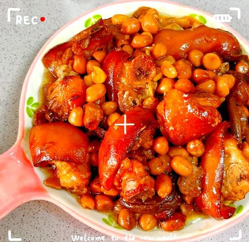 猪脚炖花生怎么做_猪脚炖花生要焯水吗