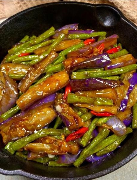 茄子烧豆角怎么做好吃_茄子烧豆角家常做法