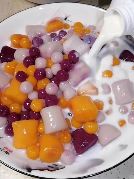 椰奶西米露怎么做_椰奶西米露的做法窍门