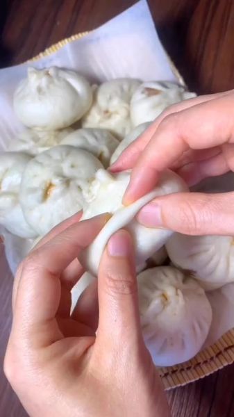 正宗猪肉大葱包子怎么做_猪肉大葱包子馅怎么调