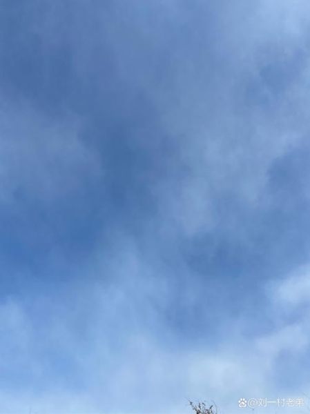 白云是怎么形成的_白云为什么是白色