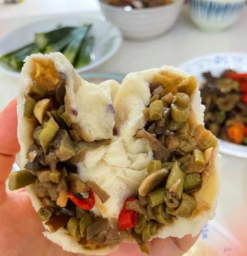 茄子素馅包子怎么做_茄子素馅包子蒸多久