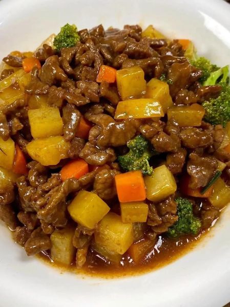 土豆烧牛肉怎么做好吃_家常做法步骤详解