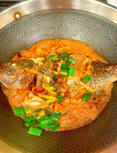 红烧鱼家常做法_红烧鱼怎么做不腥