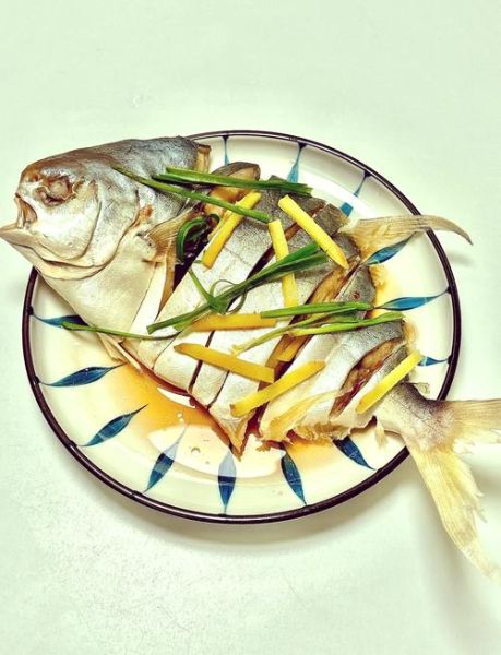 鲳鱼怎么做好吃_清蒸鲳鱼家常做法