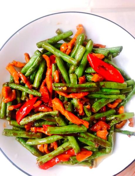 炒豆角丝怎么炒好吃_家常炒豆角丝做法