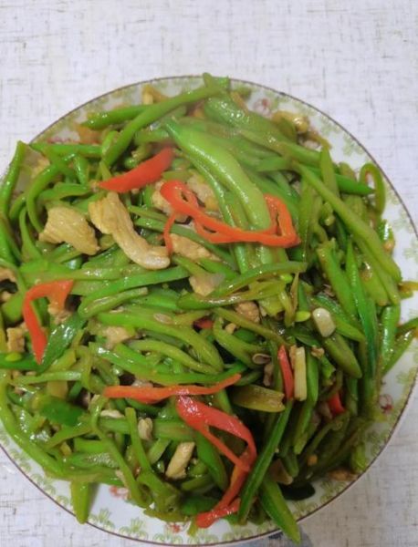 炒豆角丝怎么炒好吃_家常炒豆角丝做法