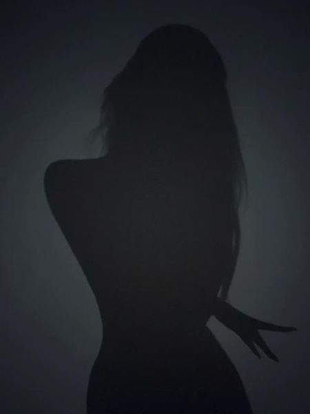 手机屏幕出现黑色阴影怎么办_黑色阴影会扩散吗