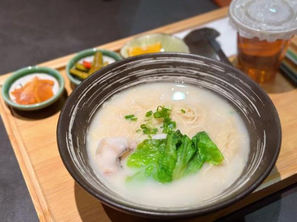 鱼汤面怎么熬汤白_鱼汤面用什么鱼最好