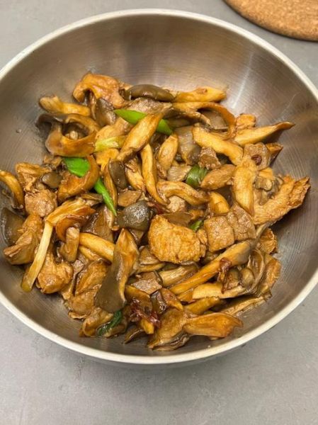 蘑菇炒肉怎么炒好吃_蘑菇炒肉家常做法
