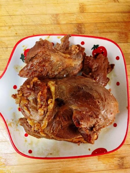 家庭酱牛肉最简单做法_新手零失败步骤