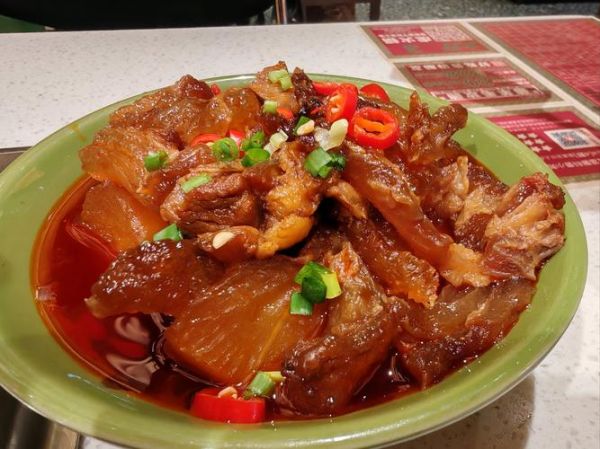 红烧牛蹄筋怎么做_牛蹄筋要焯水吗