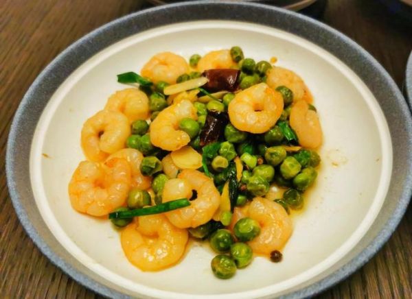 青豆炒虾仁怎么炒_青豆炒虾仁的家常做法