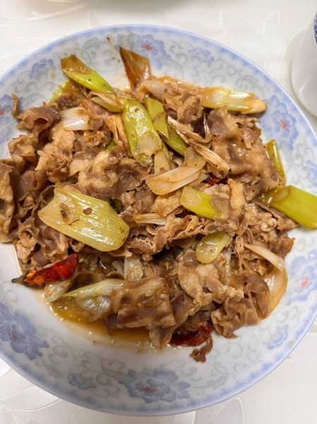 爆炒羊肉怎么做_爆炒羊肉用哪个部位最好