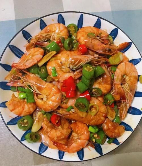 麻辣大虾怎么做_麻辣大虾家常做法步骤