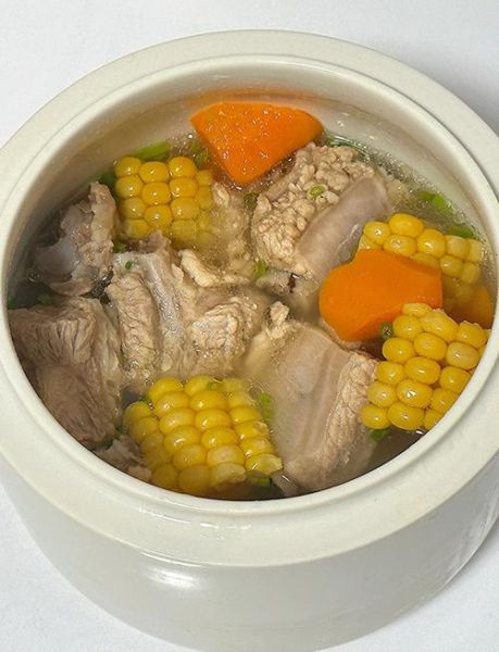 排骨炖玉米怎么做_排骨炖玉米要焯水吗