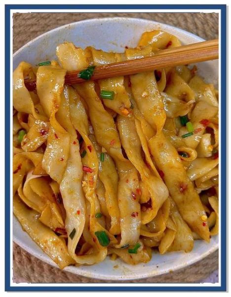 家常油泼面怎么做_油泼面简单做法步骤