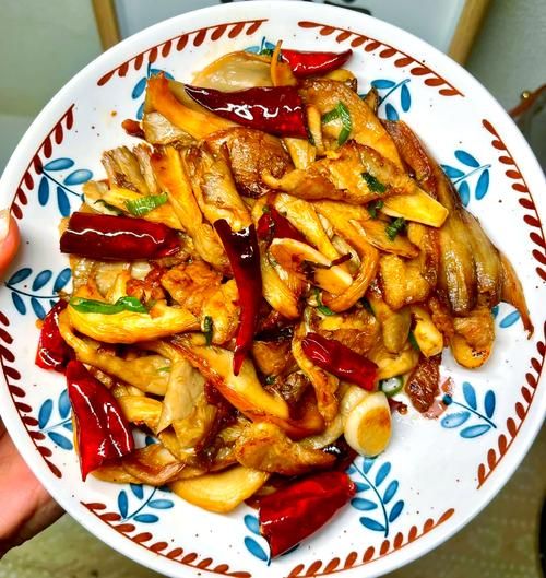 炒鲜蘑菇的家常做法_鲜蘑菇怎么炒才好吃