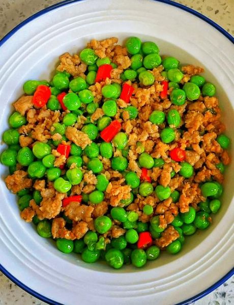 豌豆炒肉怎么炒好吃_豌豆炒肉用焯水吗