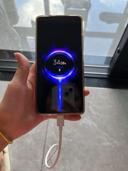 手机充电功率怎么看_快充多少瓦才够用