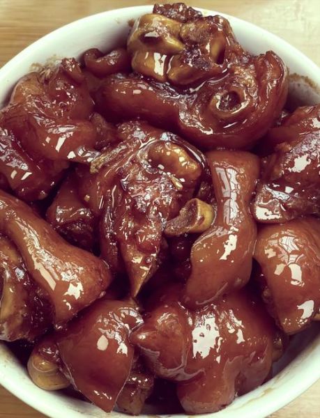 红烧猪蹄怎么做才软糯入味_家常红烧猪蹄最正宗的做法