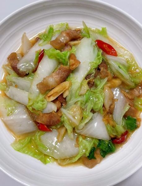 白菜炒肉怎么炒好吃_白菜炒肉家常做法步骤