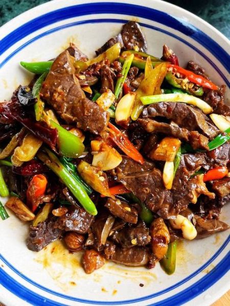 干煸猪肺怎么做_猪肺怎么炒不腥