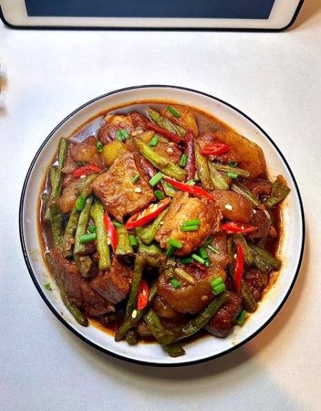 排骨炖豆角怎么做_排骨炖豆角需要焯水吗
