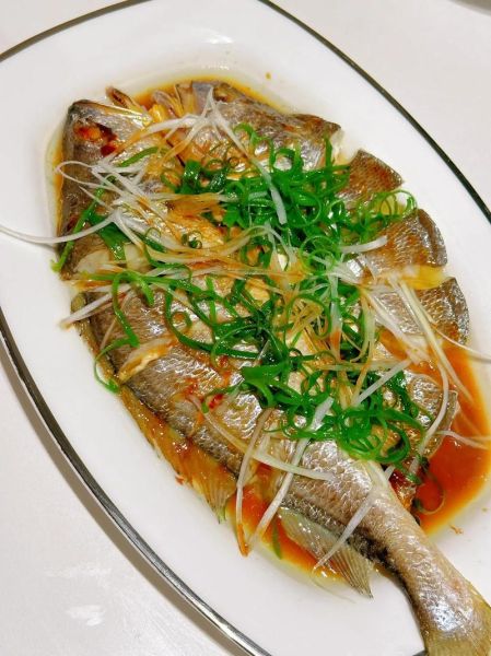 清蒸黄花鱼怎么做_清蒸黄花鱼蒸几分钟