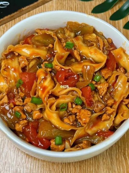 茄子焖面怎么做_茄子焖面家常做法