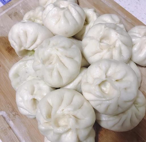 西葫芦馅包子怎么调馅好吃_西葫芦包子馅要不要焯水
