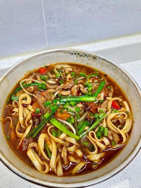 河南炝锅肉丝面怎么做_炝锅面正宗做法步骤